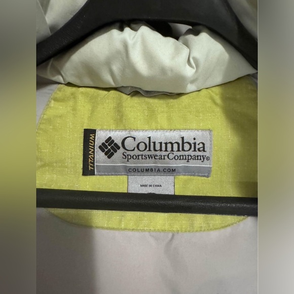 Women’s Columbia Titanium Jacket - Picture 8 of 10